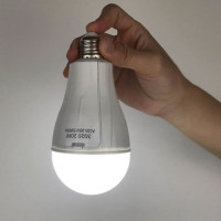 Акумуляторна LED лампа 20W E27 із резервним живленням